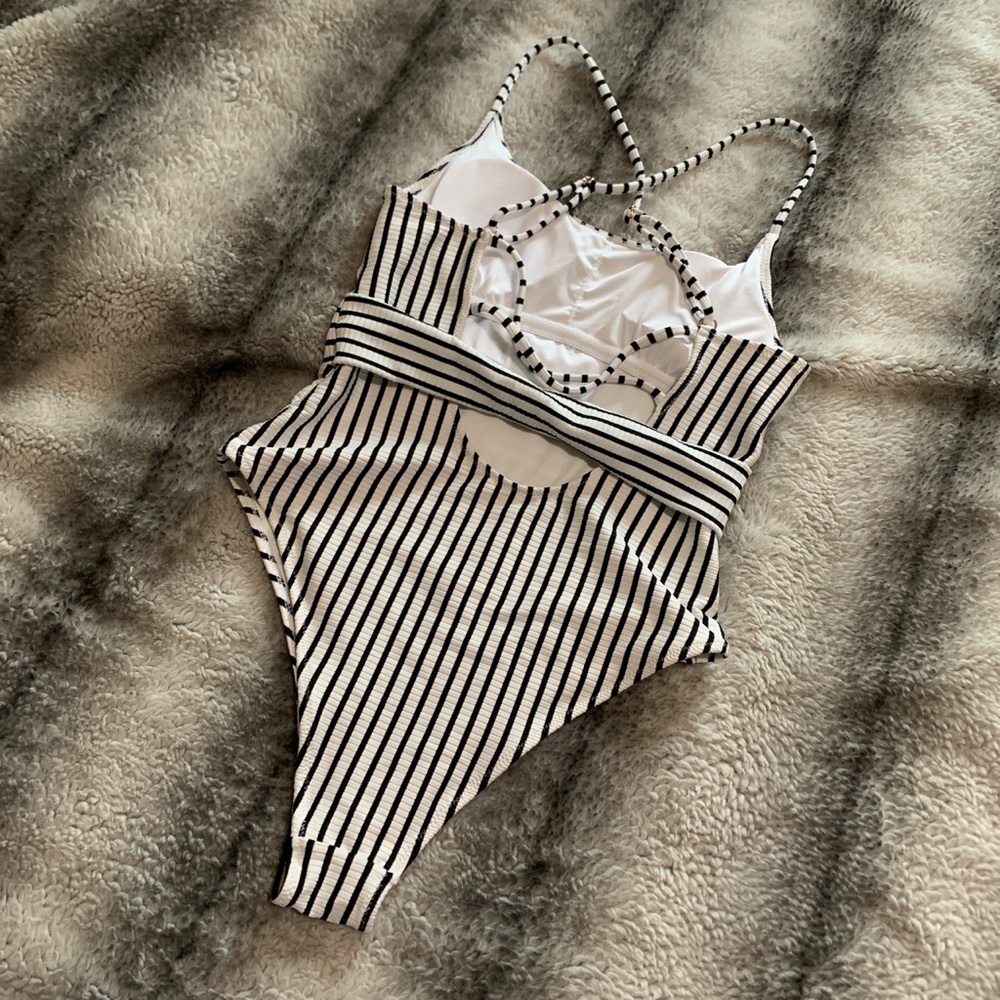 Swimsuit - Picture 3 of 3